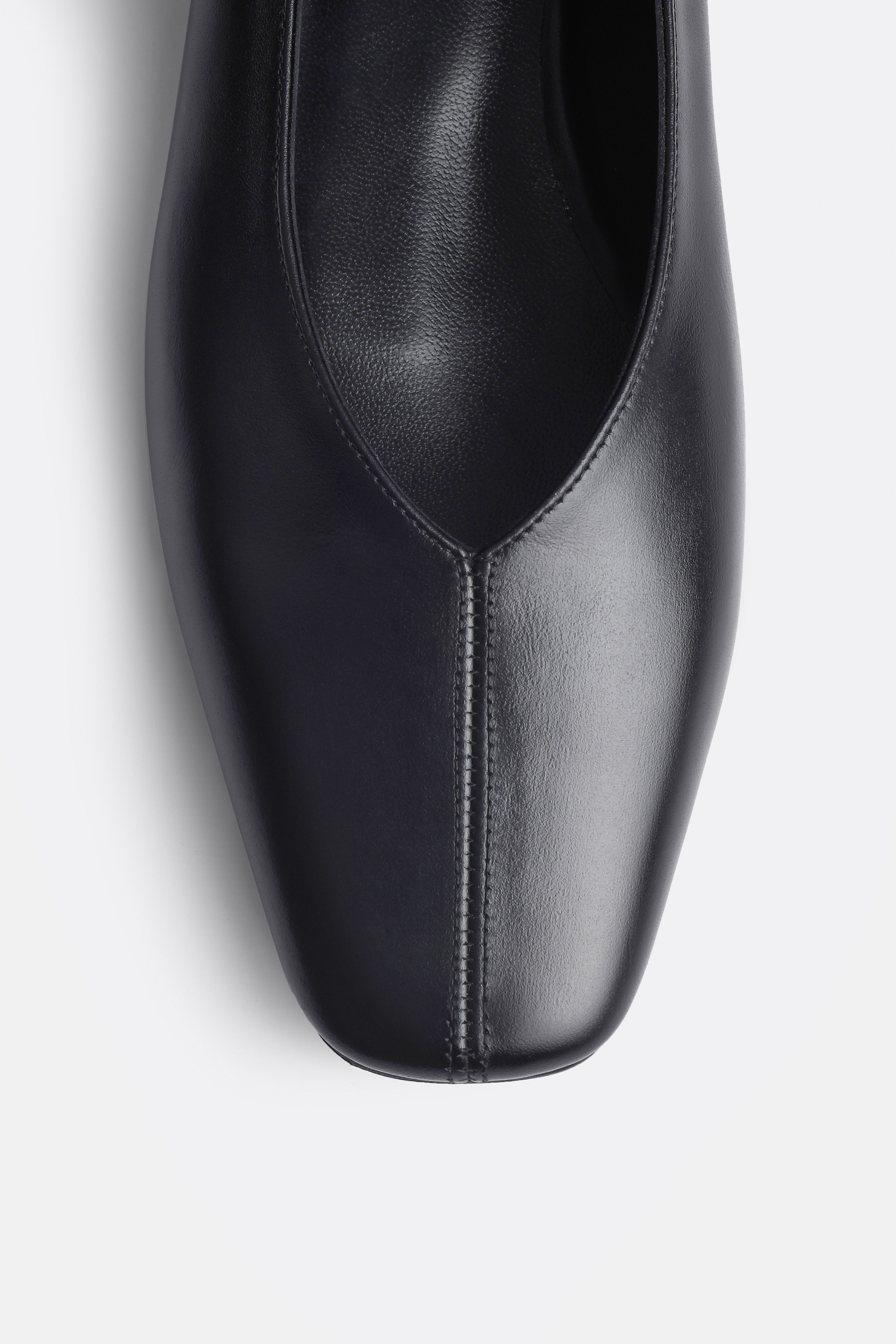 Zoe Black Leather Ballerinas